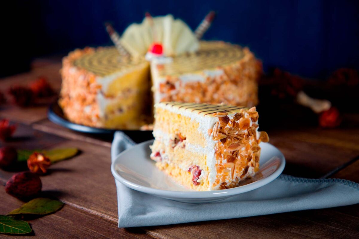 Pastel de Rompope con Almendras