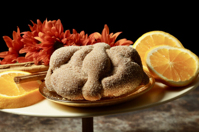 Pan de muerto de chocolate canela